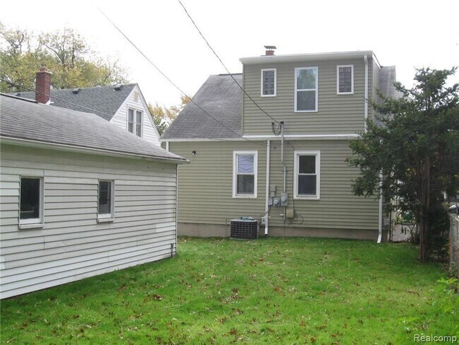 Building Photo - Remodeled Home