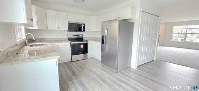 Building Photo - 274 Bridgeport Ave