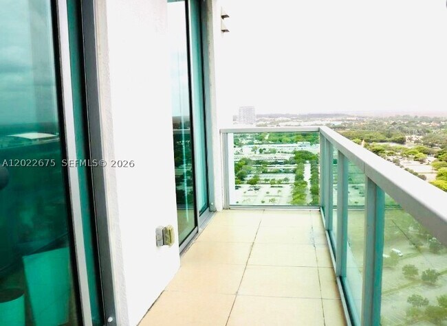 Building Photo - 2681 N Flamingo Rd