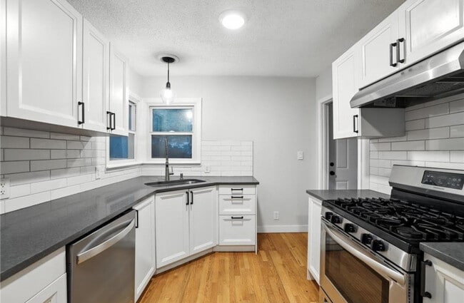 Building Photo - 188 Cleveland Ave S