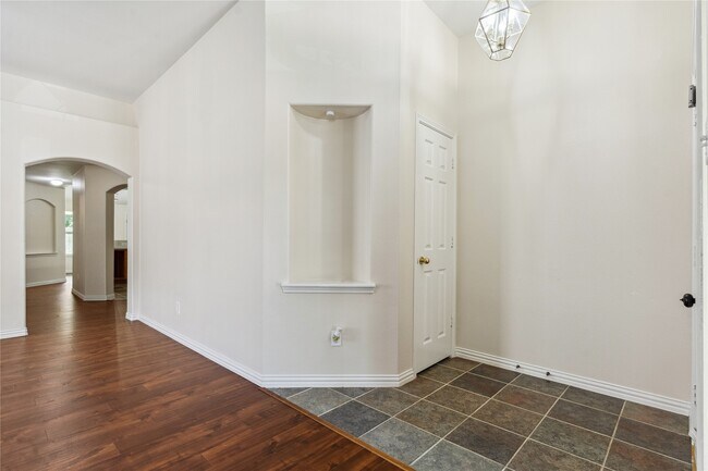 Building Photo - 19511 Ingham Dr