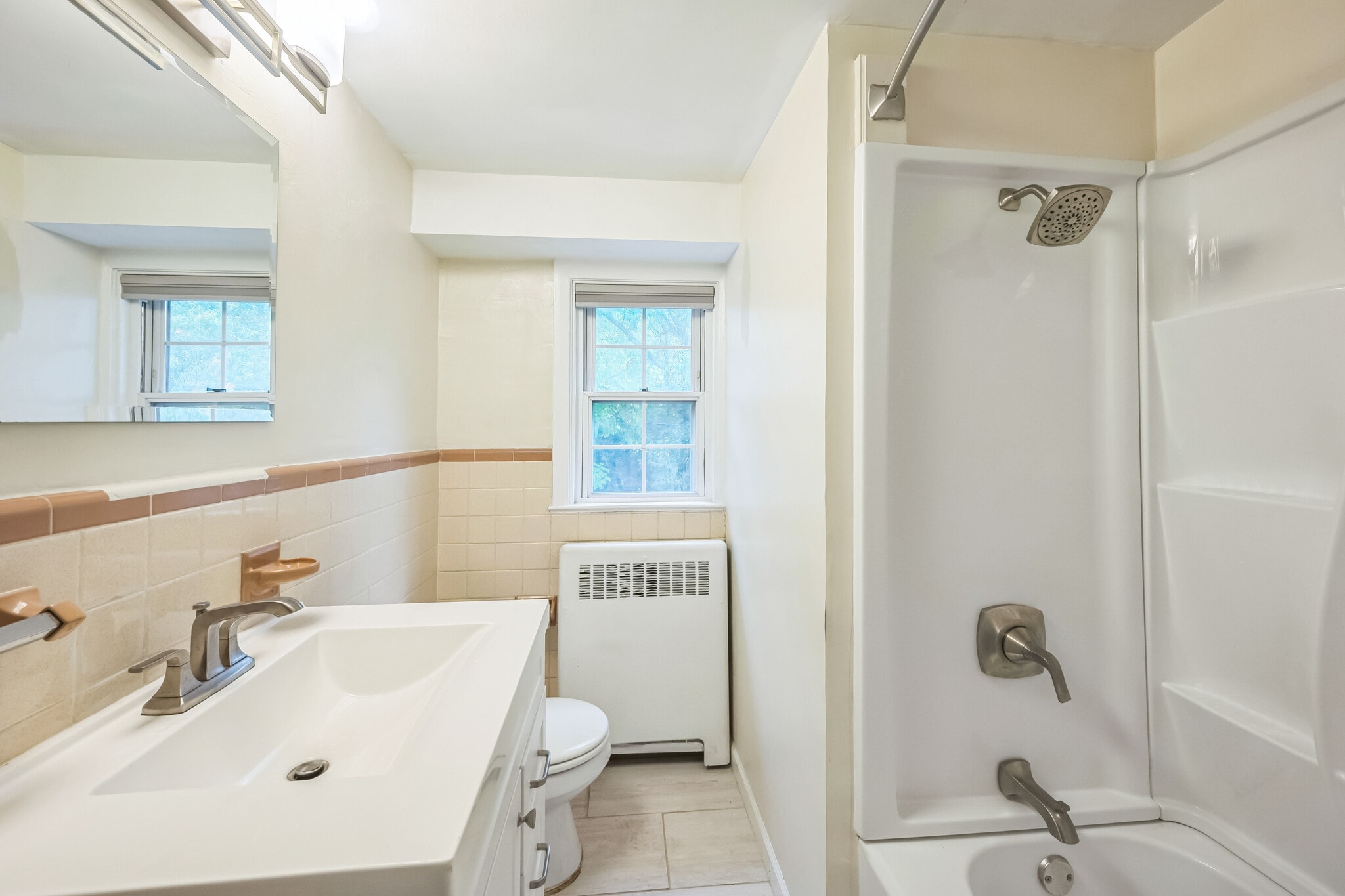 Building Photo - 144 Sunrise Dr