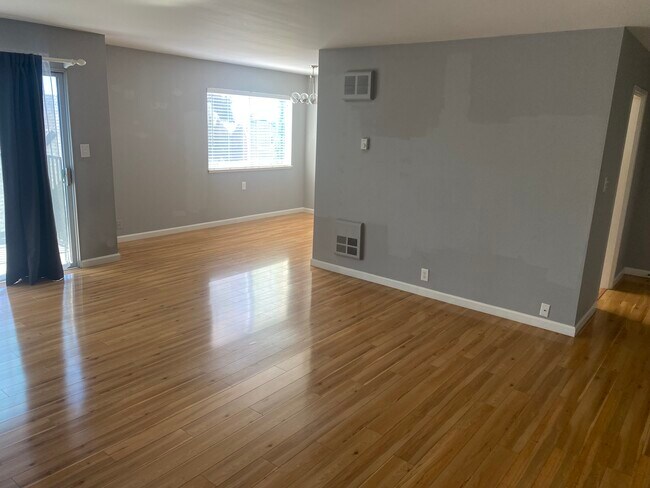 Building Photo - 666 Oakland Ave