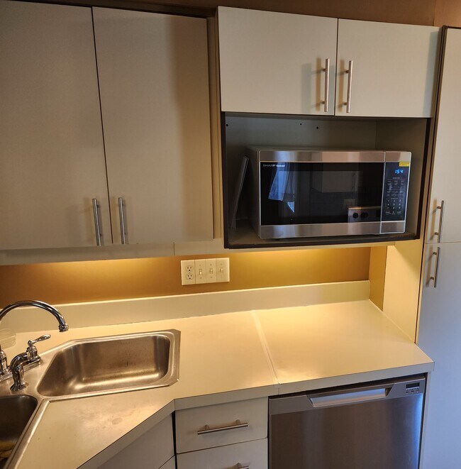 New microwave - 328 4th St