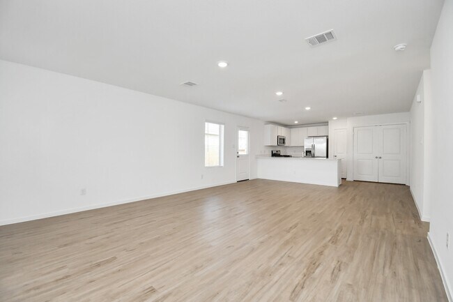 Building Photo - 1615 Windrose Bnd