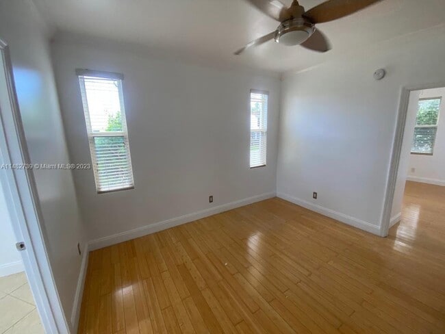 Building Photo - 401 NE 16th Ave