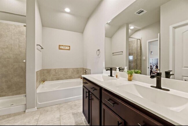 Building Photo - 12120 New River Ct