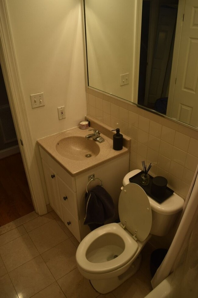 Building Photo - Spacious 2br/2ba + garage parking (U Stree...