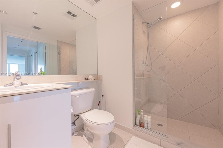 Building Photo - 335 S Biscayne Blvd