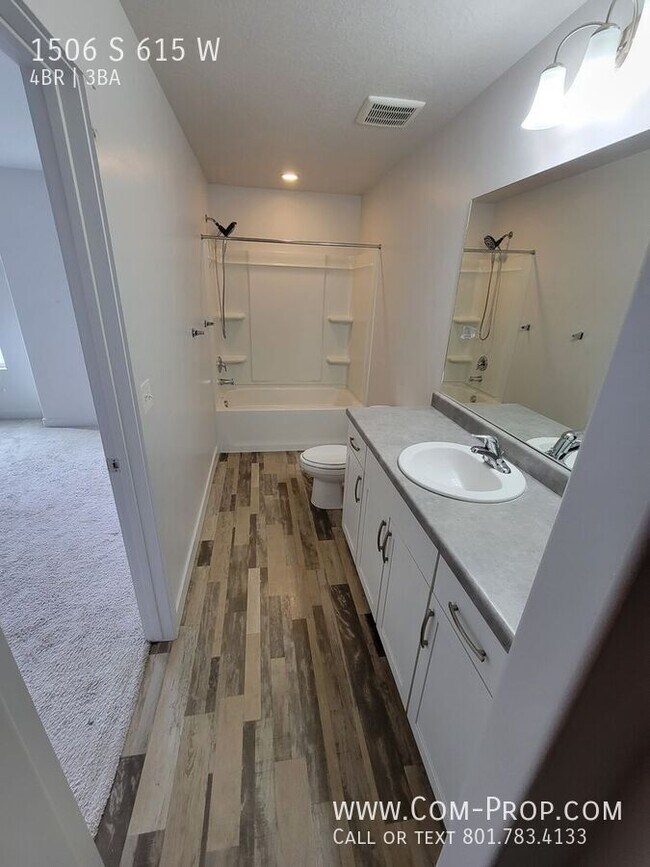 Building Photo - 1506 615 W