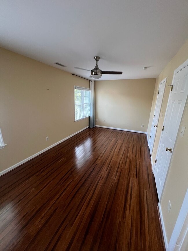 Building Photo - 3 Bed 2.5 Bath Townhome In Governors' Village