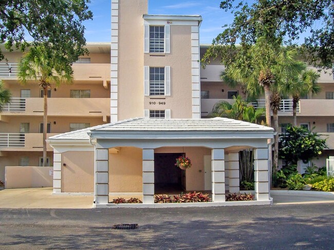 Primary Photo - 928 Wexford Blvd