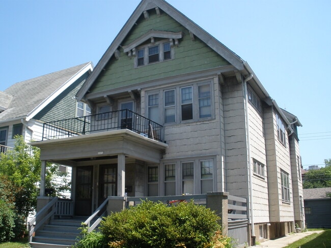 Building Photo - 3372 N Oakland Ave