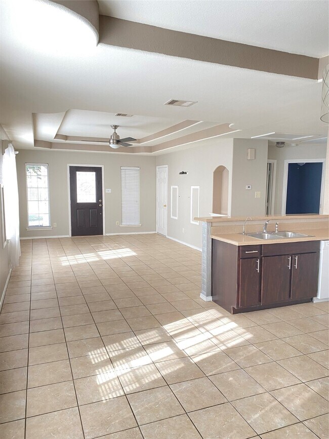 Building Photo - 6226 Cottage Pines Dr