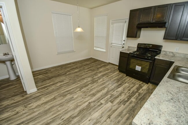 Building Photo - Bavaria - 12314 Dona Ln, Houston, TX, 77044