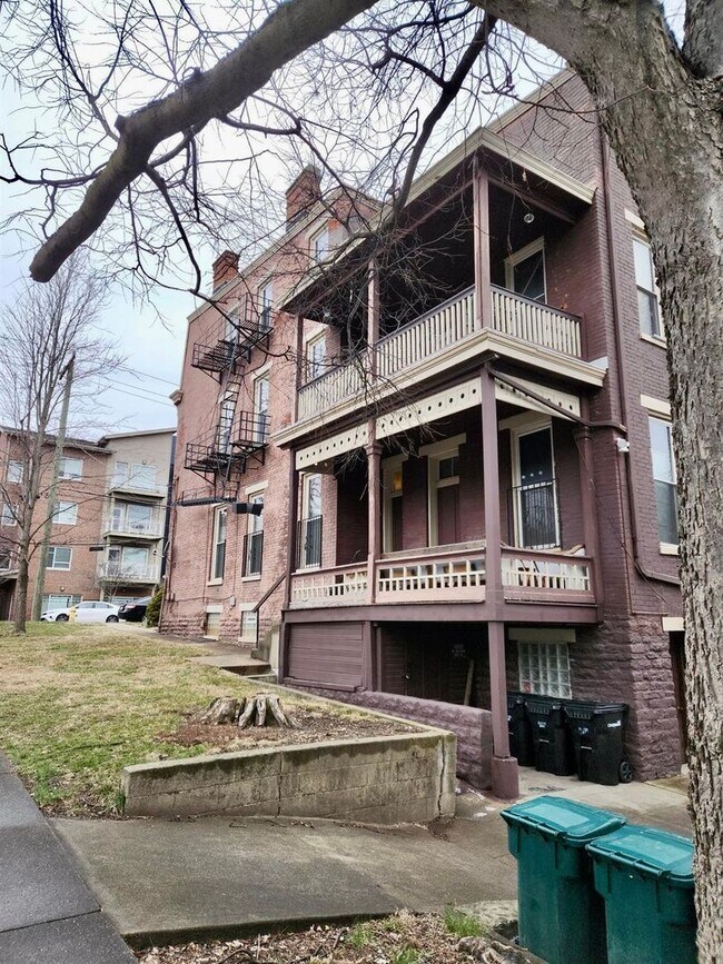 Building Photo - 2800 Euclid Ave