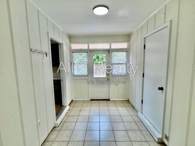 Building Photo - 2905 Willow Ln Dr
