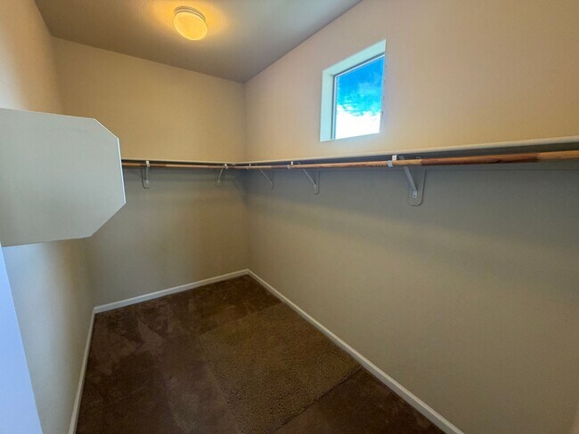 Building Photo - 3 Bedroom Home in Sparks Gated Community!