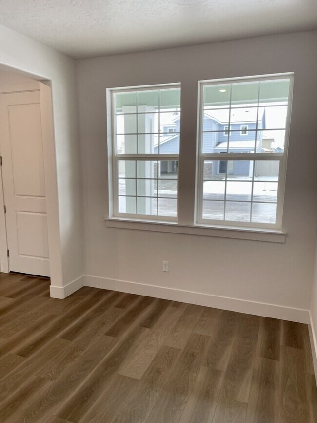 Building Photo - "Spacious 4-Bedroom Home on East Caldera Street with 2.5 Baths and 2,498 Sq Ft of Comfort in Meri...