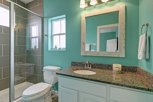 Building Photo - 1617 S Station St