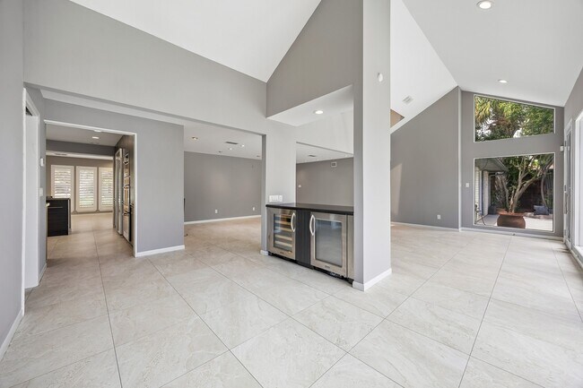 Building Photo - 5219 Loch Lomond Dr