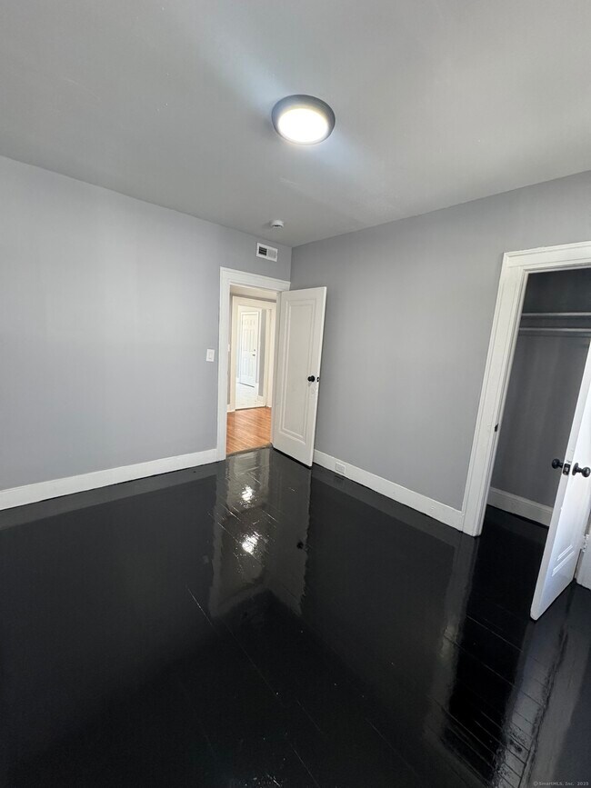 Building Photo - 180 Goffe Terrace