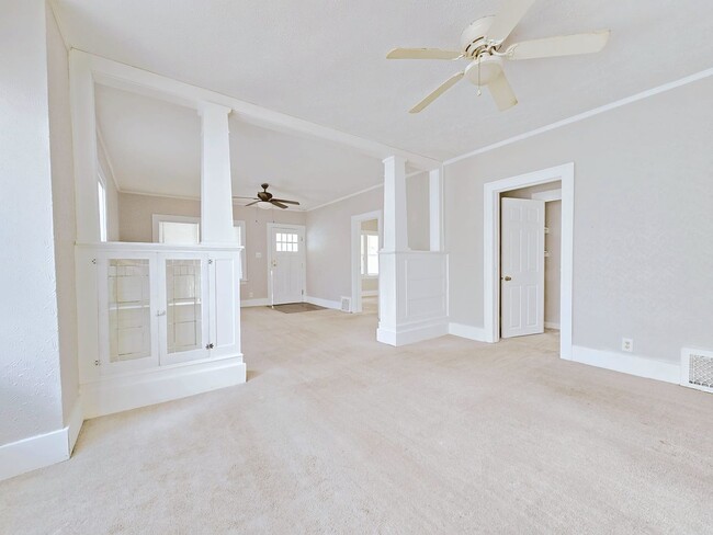 Building Photo - 917 Sancome Ave