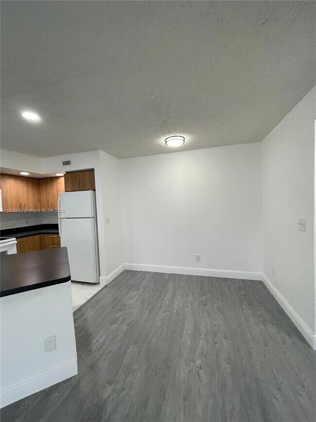 Building Photo - 12400 Vista Isles Dr