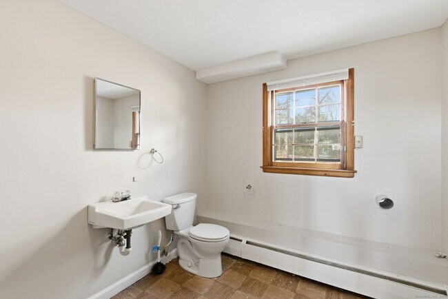 Building Photo - 8 Cherryfield Dr