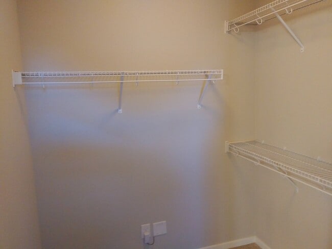 Building Photo - 2925 Mahogany St NE