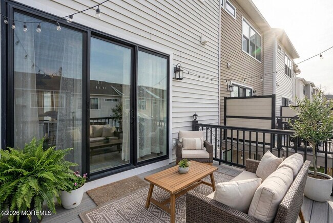 Building Photo - 23 Valiant Ct