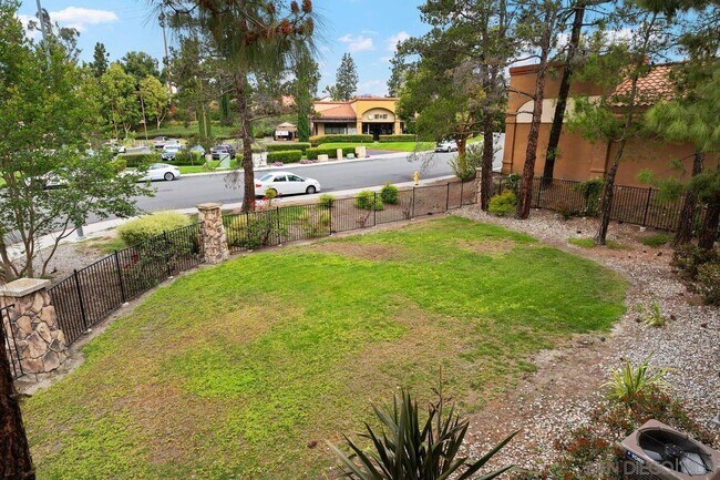 Building Photo - 12095 Alta Carmel Ct