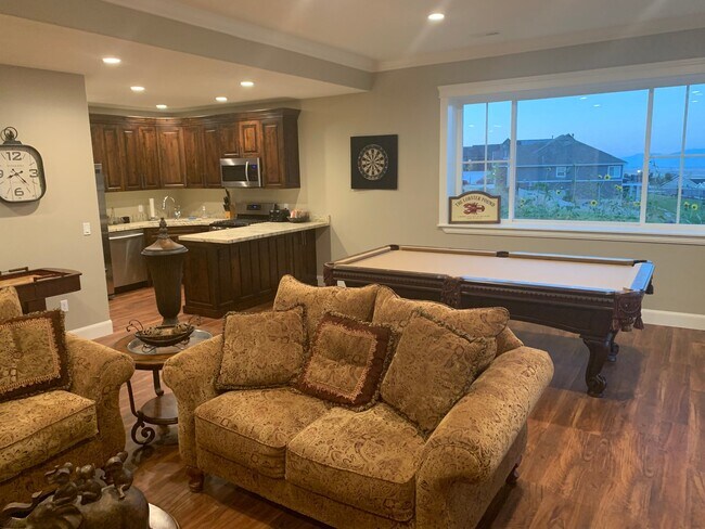 Building Photo - 15001 S Cedar Heights Dr