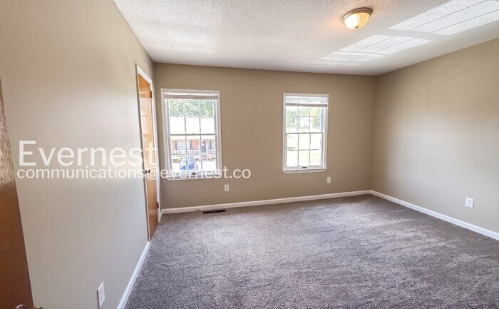 Building Photo - 387 Jamestown Manor Dr