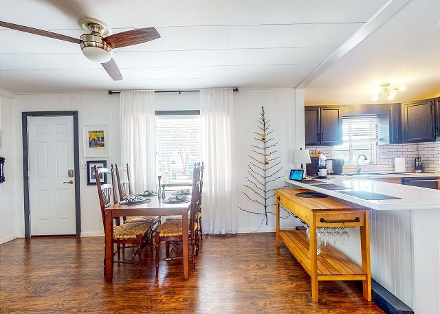 Dining table - 117 Trout Ave