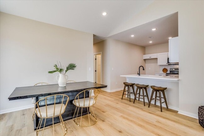 Building Photo - Fox Creek- Maxwell Plan