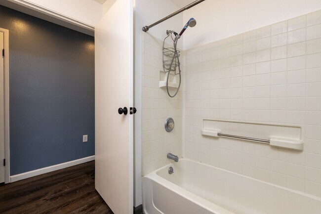 Building Photo - North Pointe Phase II - Mililani Mauka - 2 Bedroom, 2 Bathroom, 2 Parking Townhouse Rental!