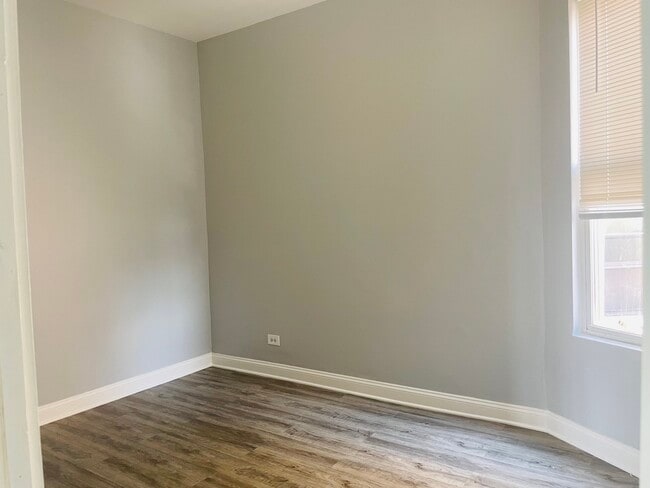 Building Photo - 3359 W Flournoy St