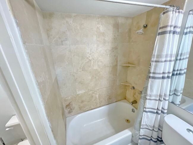 Building Photo - Ground Floor Kihei Villages Unit - Fenced ...