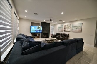 Building Photo - 385 Glenridding St