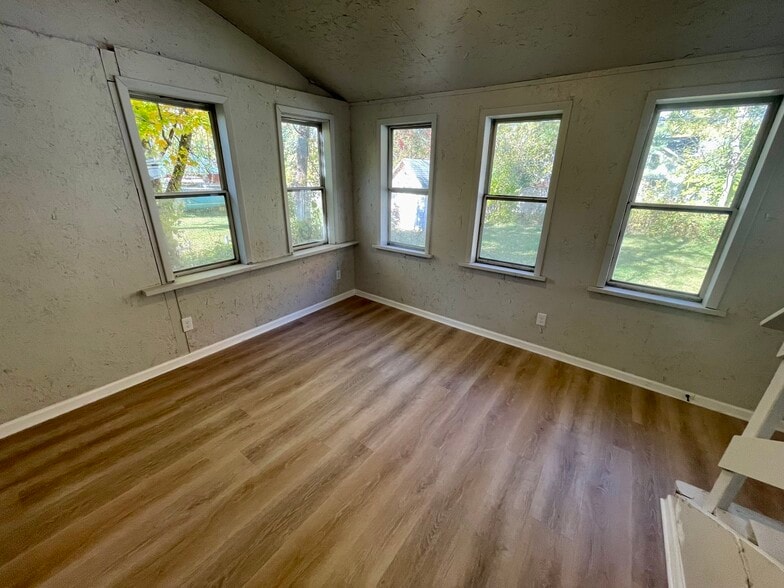 Building Photo - 175 W Moore St