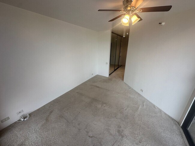 Building Photo - **PET FREINDLY** 2 BD / 1 BA Unit in Honolulu!