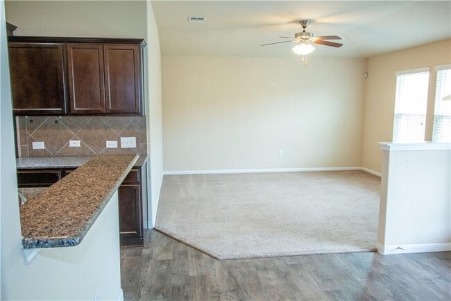 Building Photo - 142 Leon River Loop