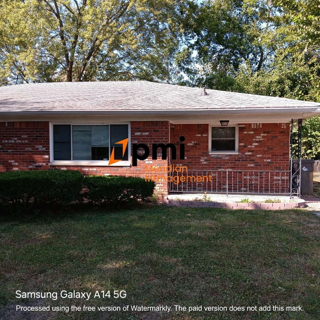 Building Photo - Headline Cozy 2-Bedroom Duplex in the Heart of Indianapolis - Ideal Rental Opportunity!