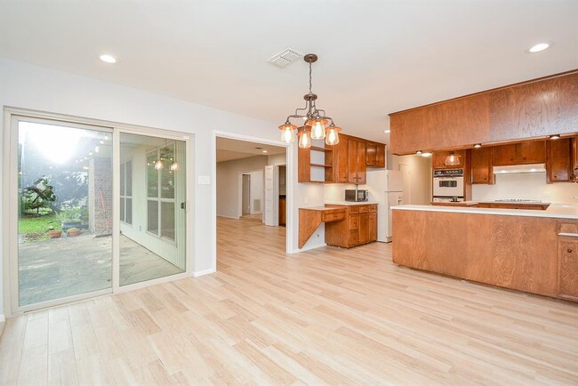 Building Photo - 2103 Winged Foot Dr