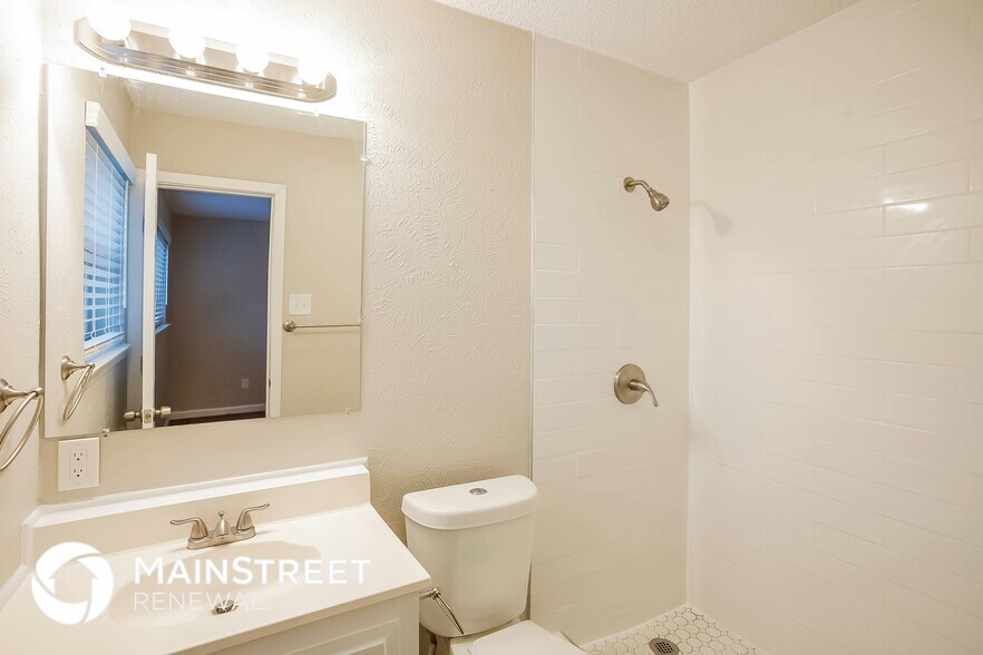 Building Photo - 1427 Caladium Dr
