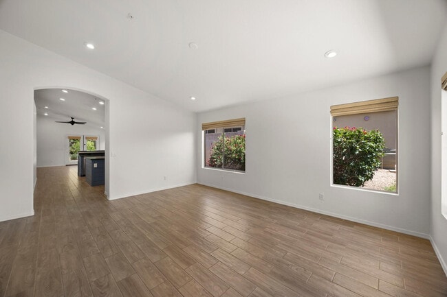 Building Photo - 10290 E Mallow Cir