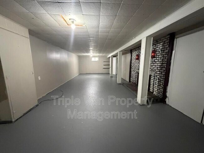Building Photo - 714 Undercliff Dr