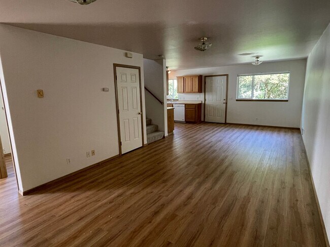Building Photo - Schell (1410 NW Falls Creek Loop)