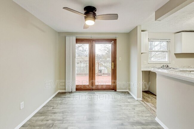 Building Photo - 5310 Shelbyville Rd